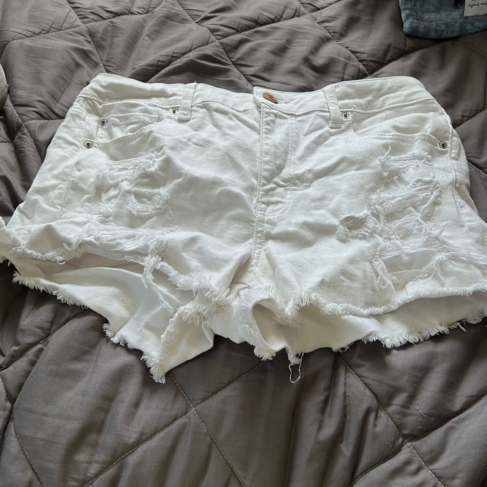 White American eagle shorts